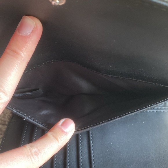 NWT black guess wallet - Picture 6 of 7